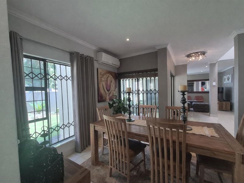 Modern Open-Plan Duplex Townhouse in Secure Oriel Complex - Ideal for Families and Professionals - Photo 5