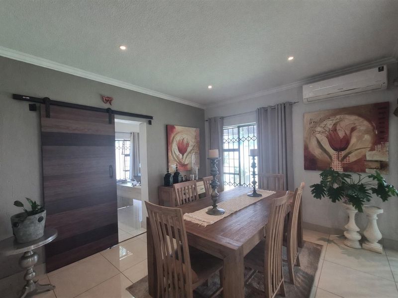 Modern Open-Plan Duplex Townhouse in Secure Oriel Complex - Ideal for Families and Professionals - Photo 4