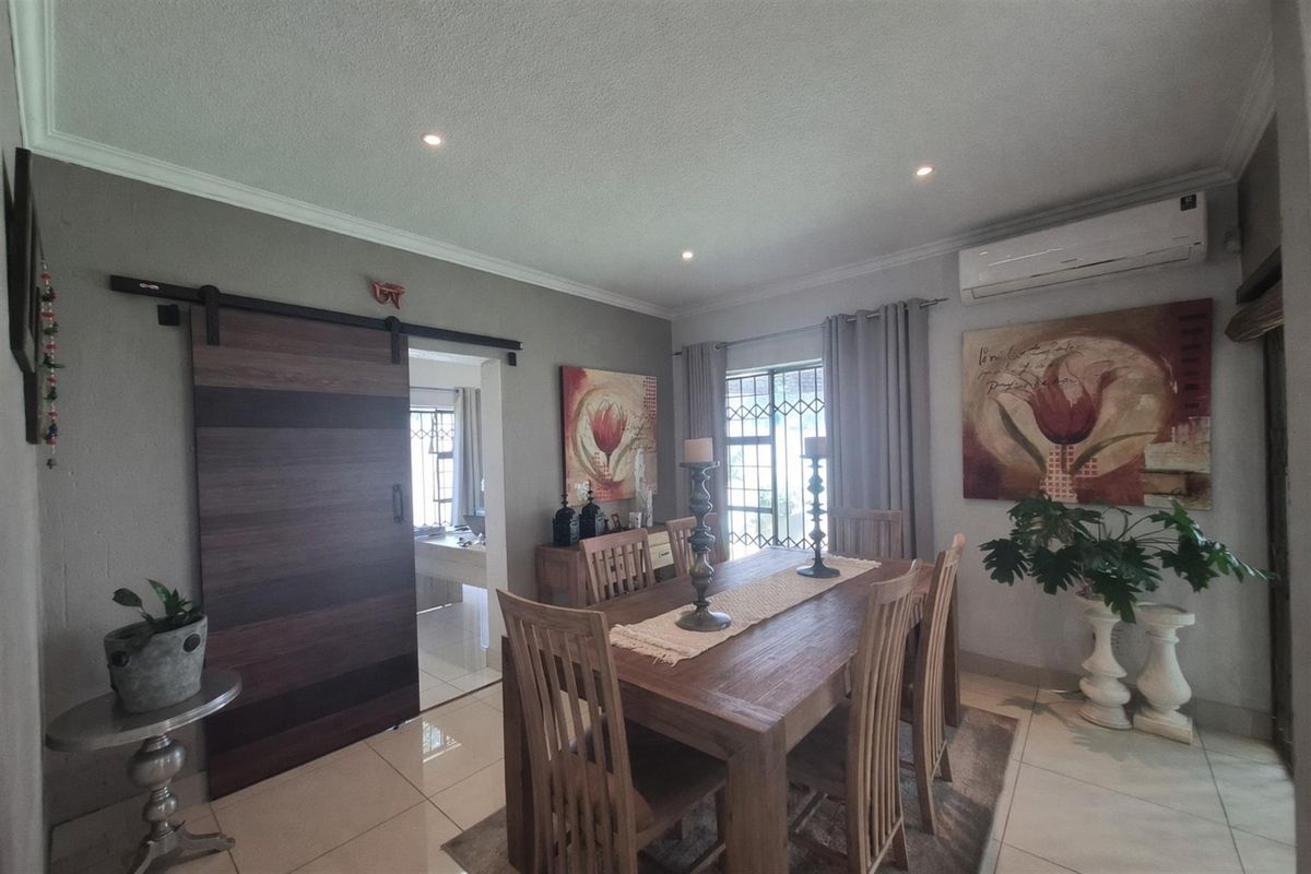 Modern Open-Plan Duplex Townhouse in Secure Oriel Complex - Ideal for Families and Professionals - Photo 4