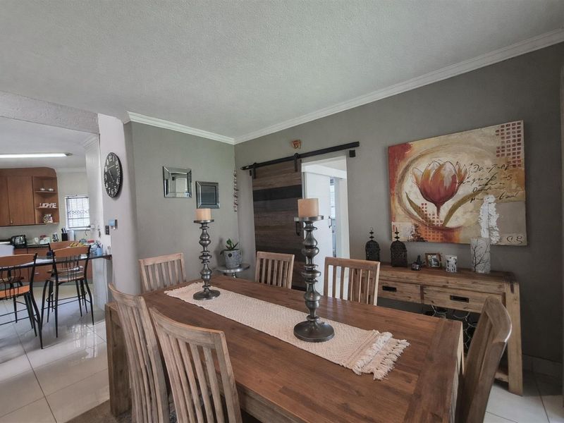 Modern Open-Plan Duplex Townhouse in Secure Oriel Complex - Ideal for Families and Professionals - Photo 3