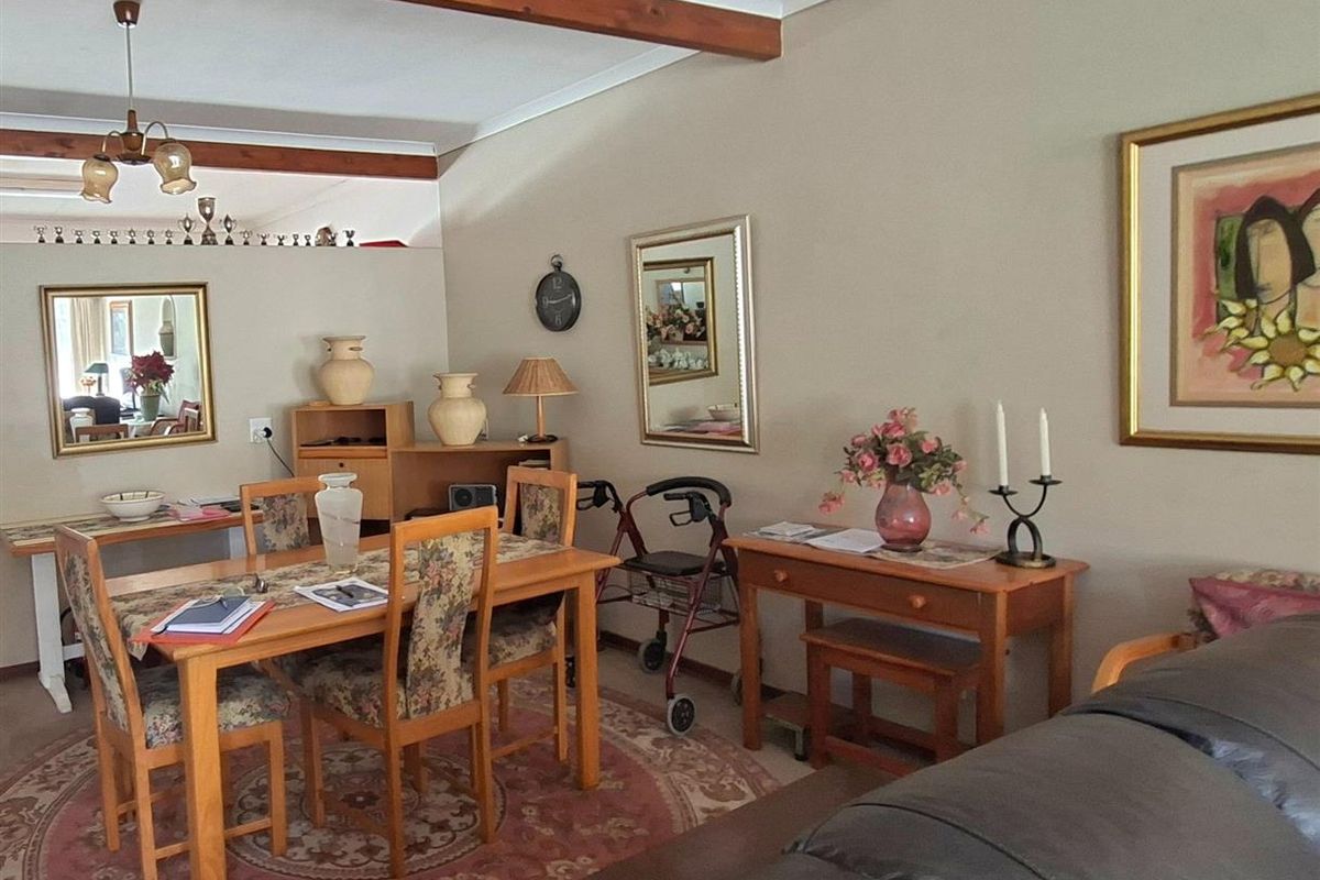 Beautifully Maintained Three-Bedroom Townhouse in a Peaceful Complex Near Schools - Photo 5