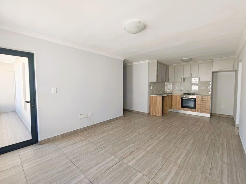 Renovated Apartment For Sale in Parklands North, Blouberg - Photo 6