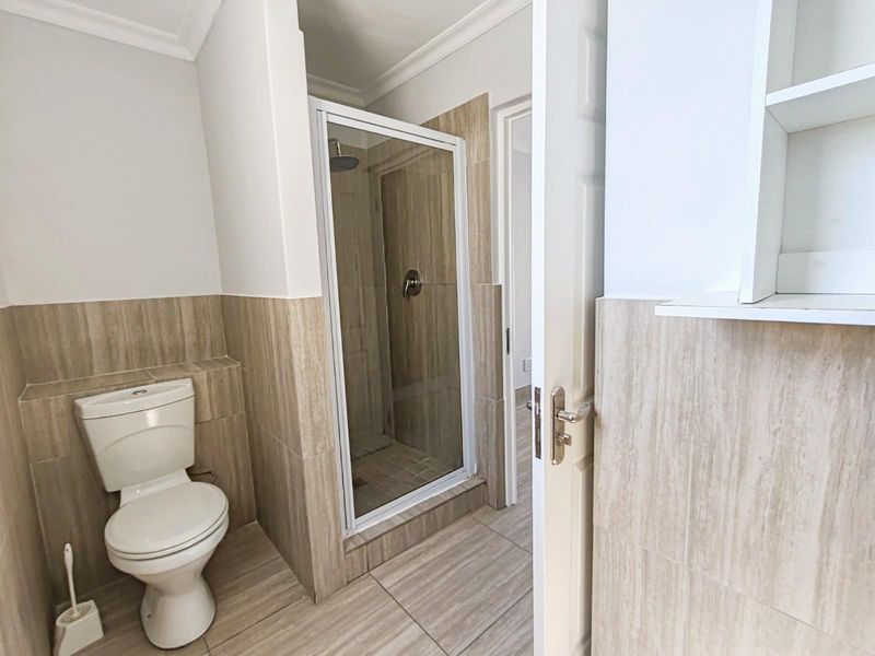 Renovated Apartment For Sale in Parklands North, Blouberg - Photo 10