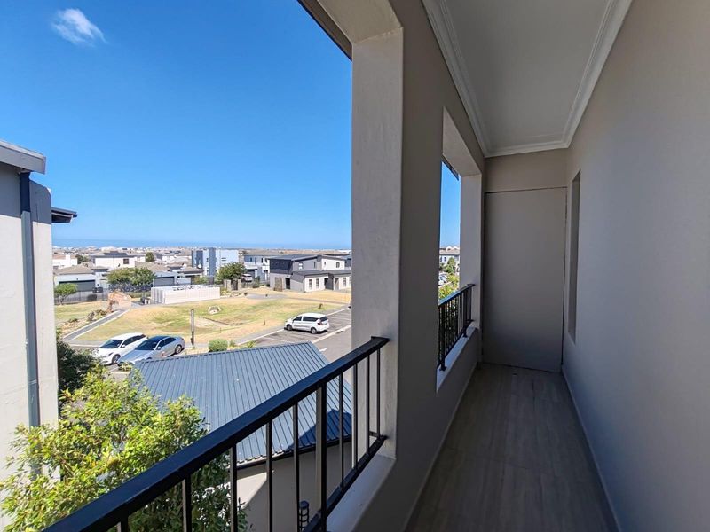 Renovated Apartment For Sale in Parklands North, Blouberg - Photo 7