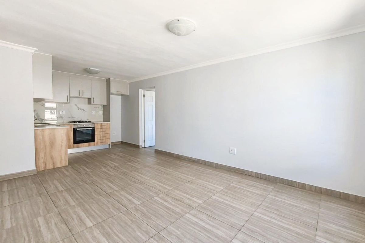 Renovated Apartment For Sale in Parklands North, Blouberg - Photo 4