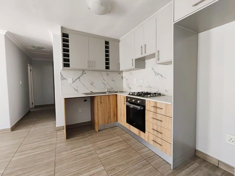 Renovated Apartment For Sale in Parklands North, Blouberg - Photo 5