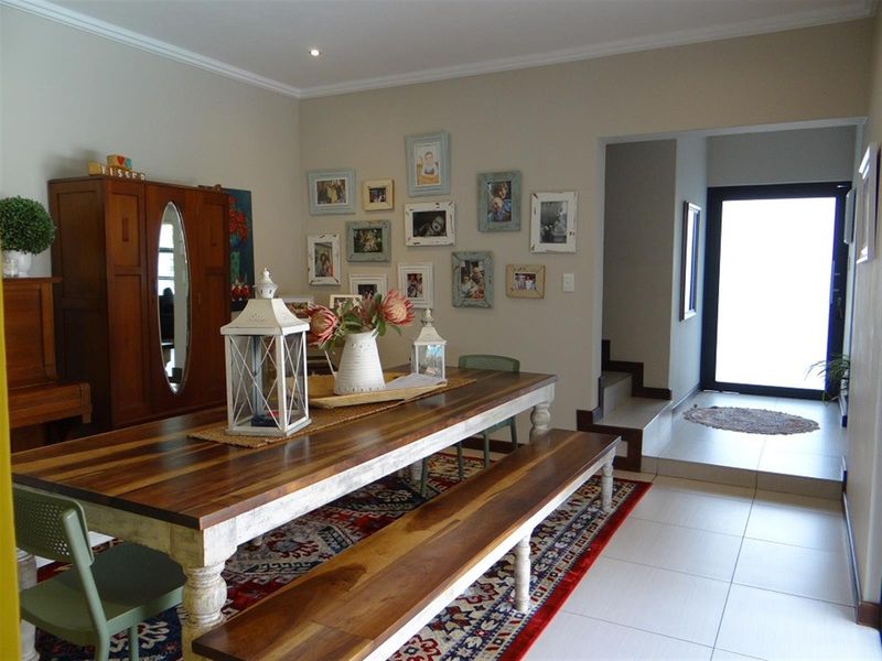 4 Bedroom House For Sale in Midstream Ridge Estate, Centurion - Photo 10