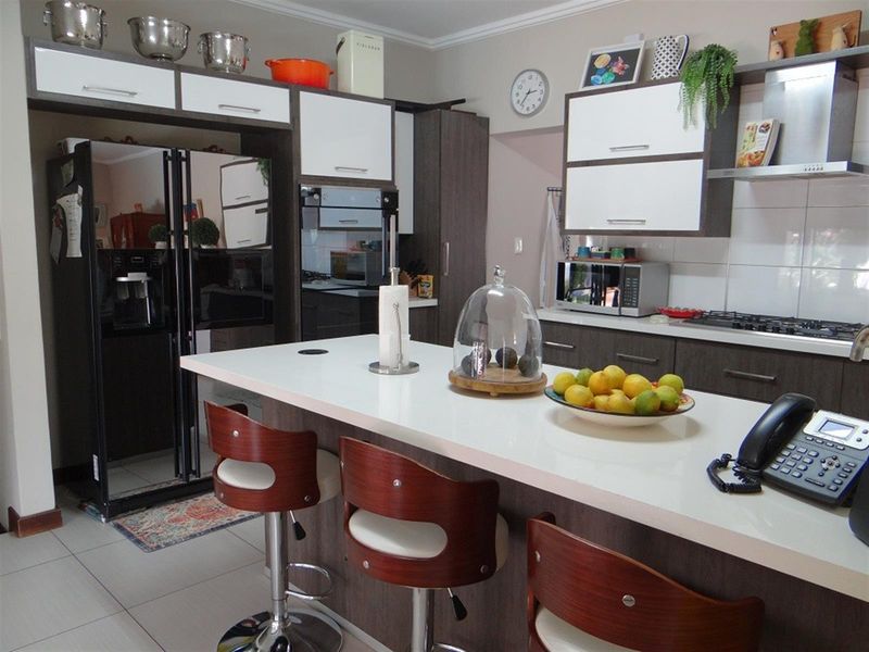 4 Bedroom House For Sale in Midstream Ridge Estate, Centurion - Photo 5