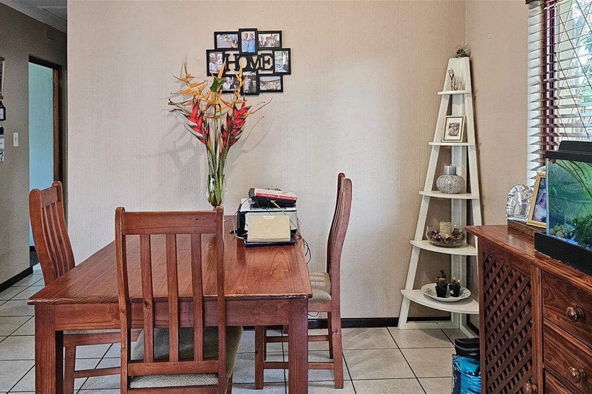 Family House with Spacious Garden - Photo 4