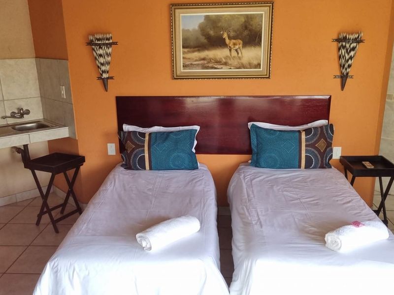 Private Game Farm Eco Reserve and Lodge. 1 184 ha - Photo 9