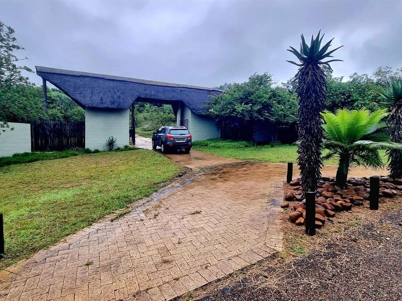 Private Game Farm Eco Reserve and Lodge. 1 184 ha - Photo 8