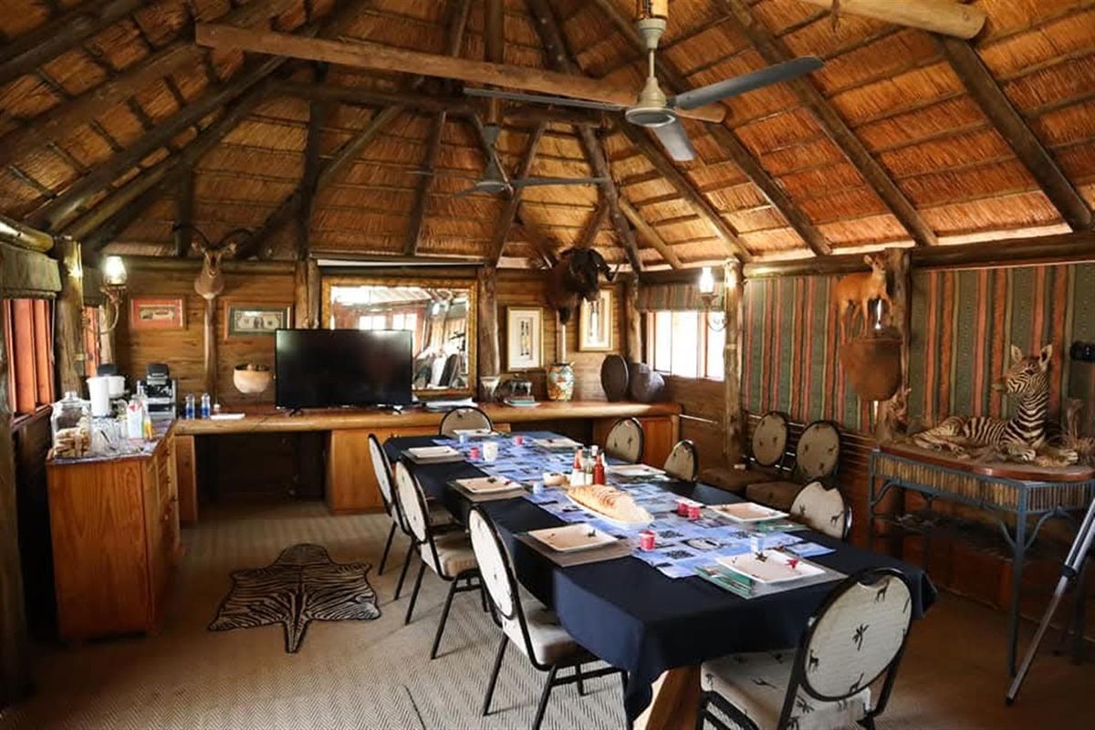 Private Game Farm Eco Reserve and Lodge. 1 184 ha - Photo 5