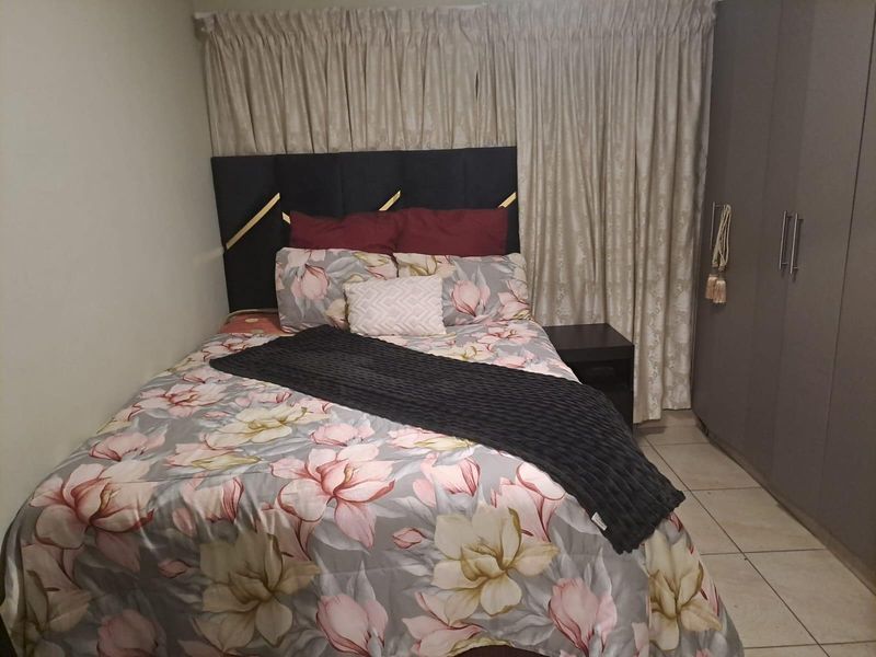 Modern Three Bedroom House For Sale in Leopard's Rest Security Estate, Albertsdal, Alberton - Photo 9