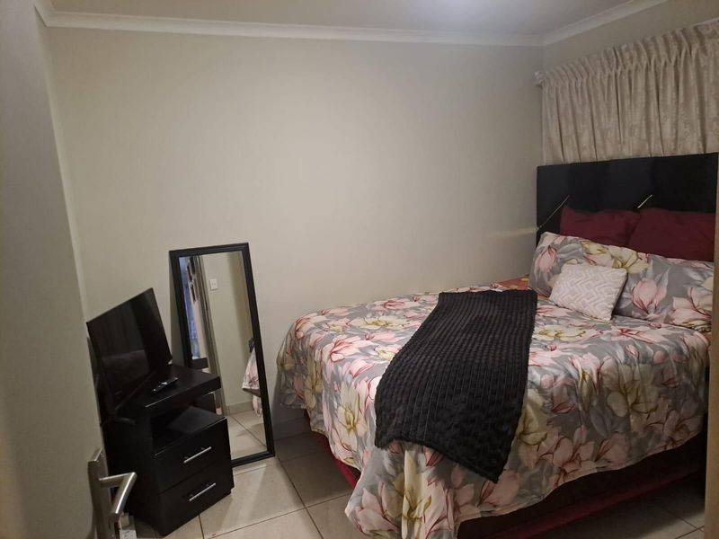 Modern Three Bedroom House For Sale in Leopard's Rest Security Estate, Albertsdal, Alberton - Photo 8