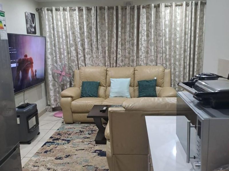 Modern Three Bedroom House For Sale in Leopard's Rest Security Estate, Albertsdal, Alberton - Photo 5