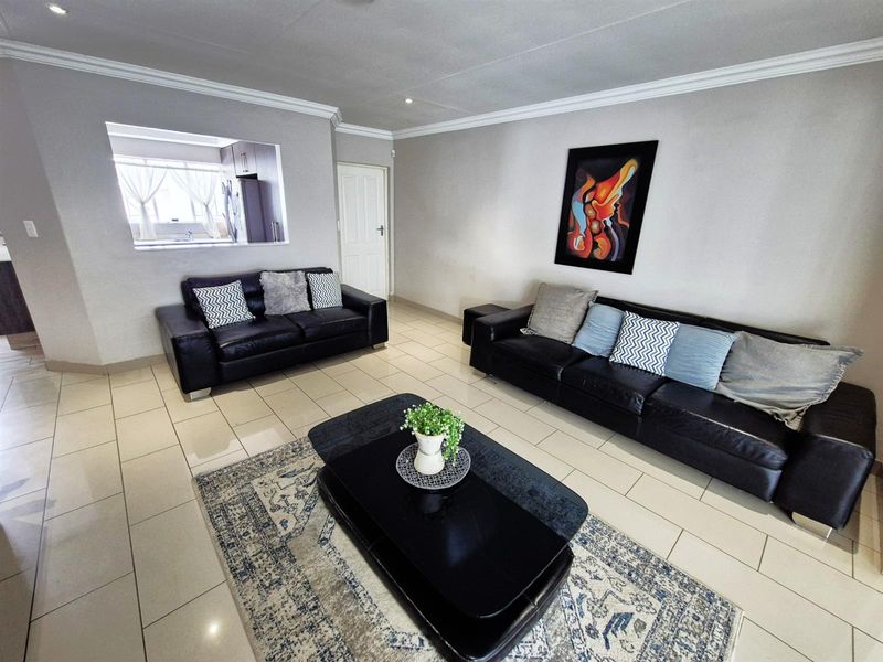 House For Sale in Olivedale, Randburg - Photo 9