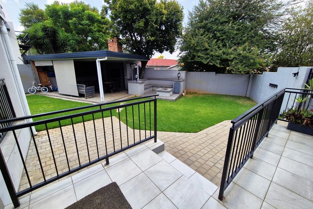 House For Sale in Olivedale, Randburg - Photo 3