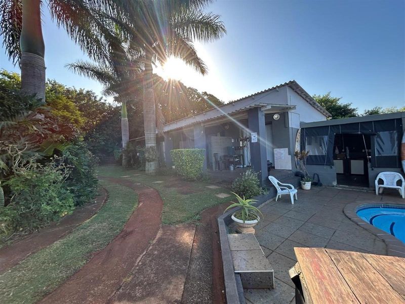House For Sale in Sunwich Port, KwaZulu Natal - Photo 3
