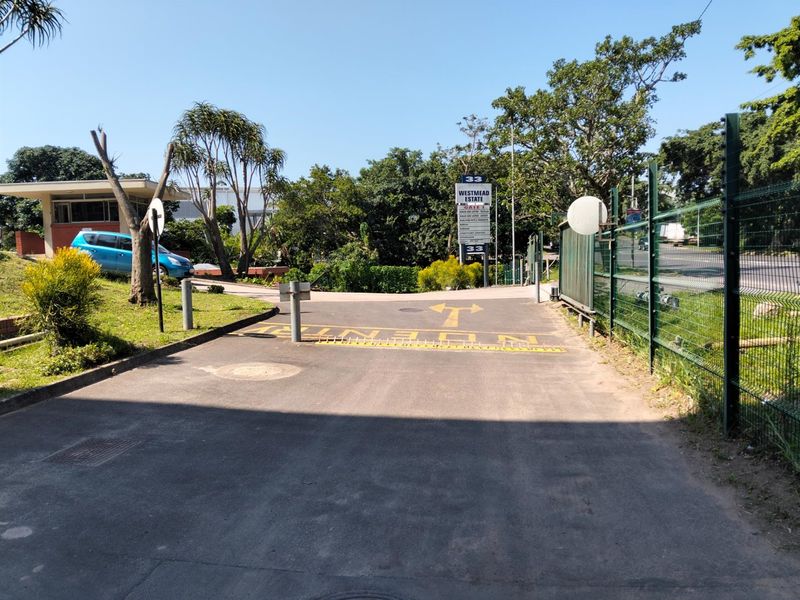 Road frontage Retail Space To Rent in Westmead, Pinetown, KwaZulu Natal - Photo 2