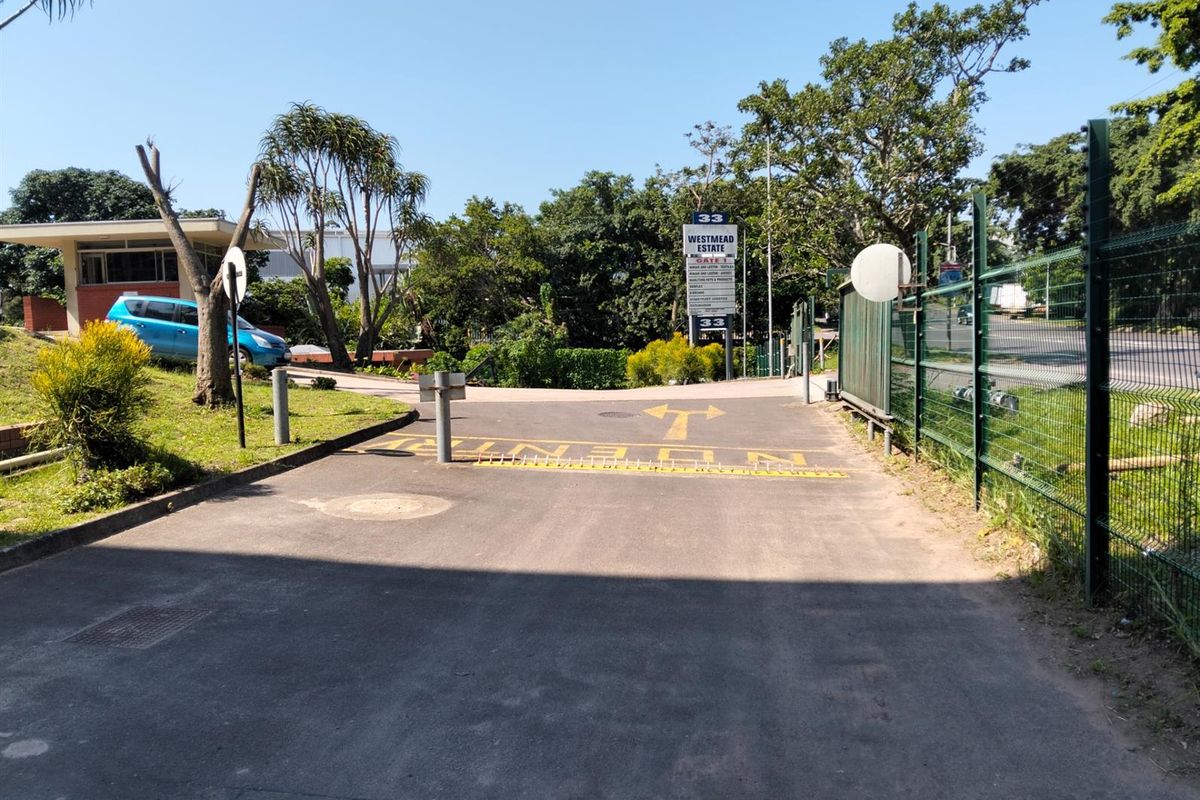 Road frontage Retail Space To Rent in Westmead, Pinetown, KwaZulu Natal - Photo 2