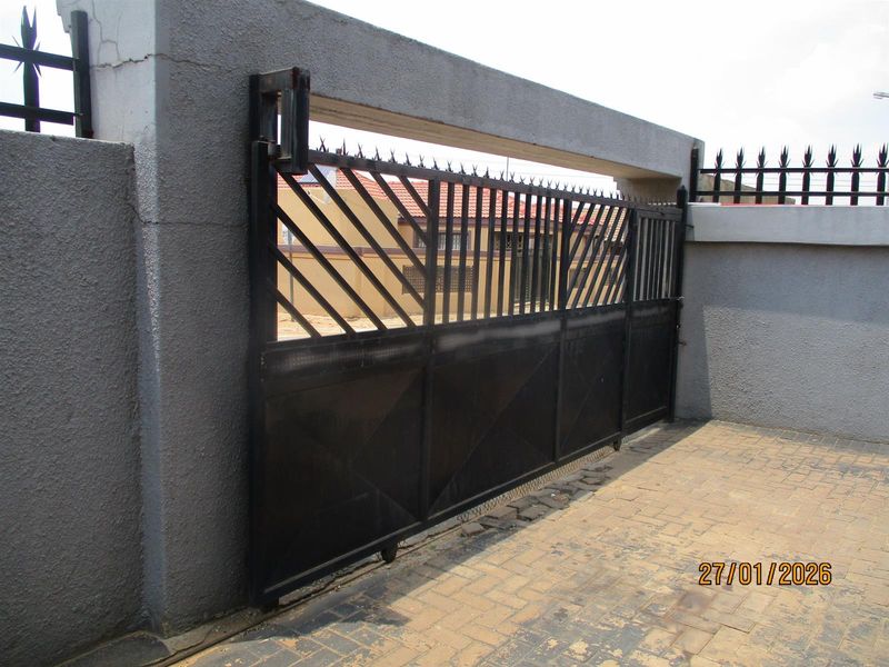 INVESTMENT PROPERTY FOR SALE IN TEMBISA/PRICE REDUCED - Photo 10