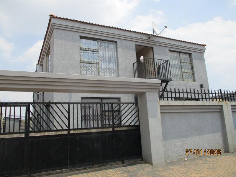 INVESTMENT PROPERTY FOR SALE IN TEMBISA/PRICE REDUCED - Photo 1