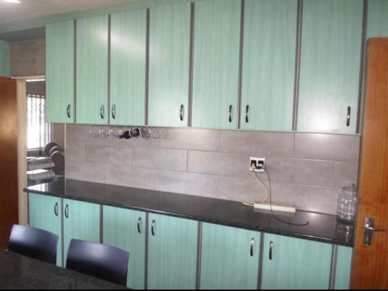 Face Brick House For Sale In Malvern - Photo 8