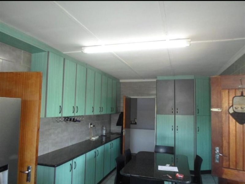 Face Brick House For Sale In Malvern - Photo 10