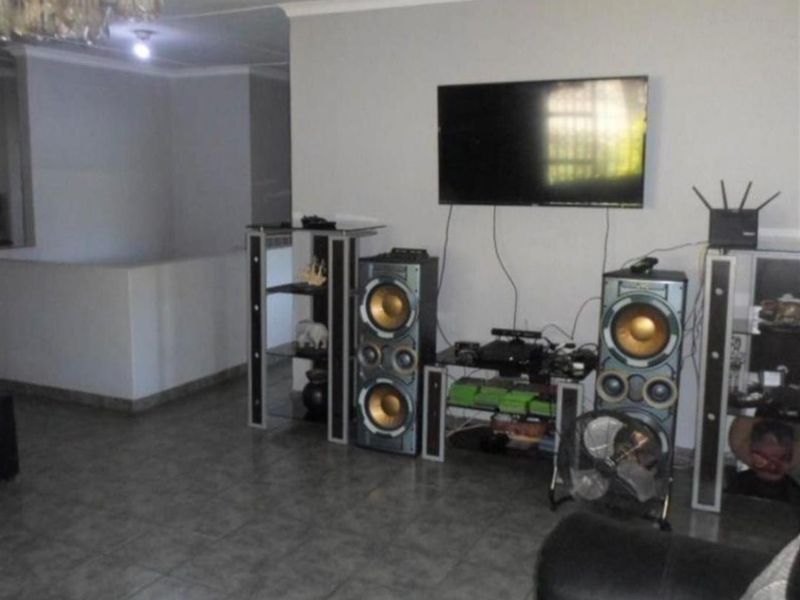 Face Brick House For Sale In Malvern - Photo 5