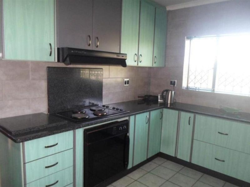 Face Brick House For Sale In Malvern - Photo 9