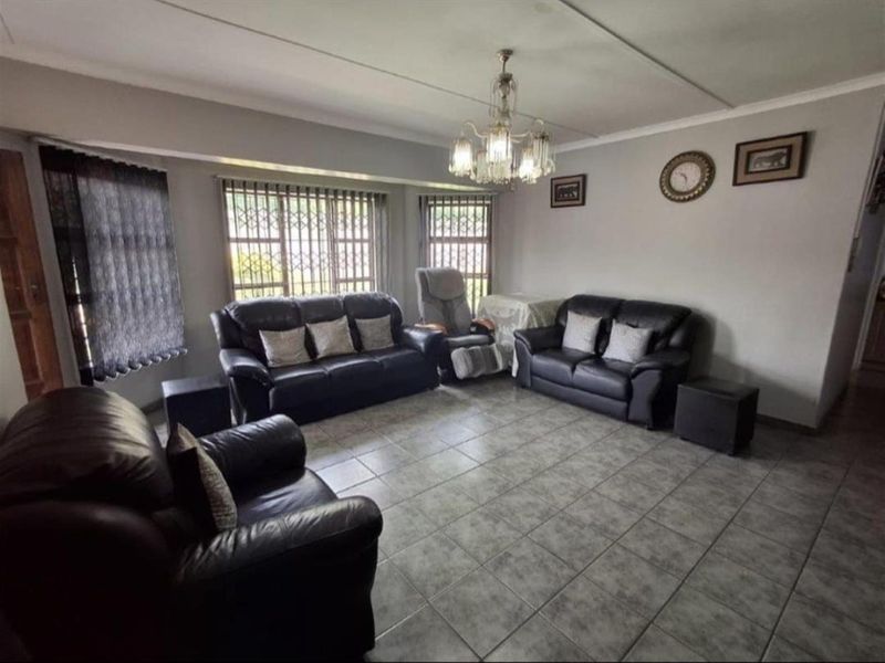 Face Brick House For Sale In Malvern - Photo 4