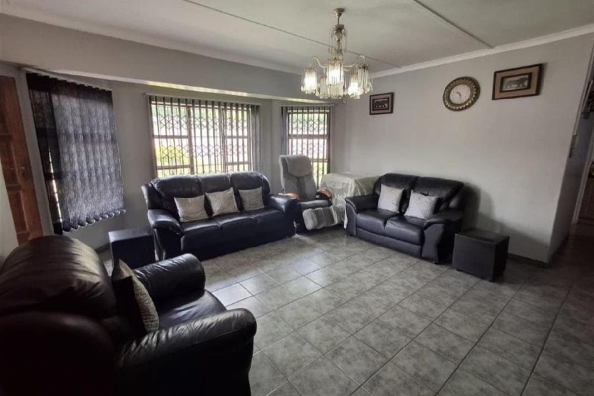 Face Brick House For Sale In Malvern - Photo 4