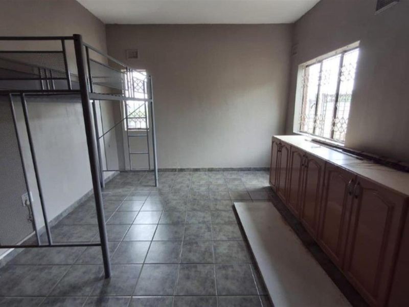 Face Brick House For Sale In Malvern - Photo 3