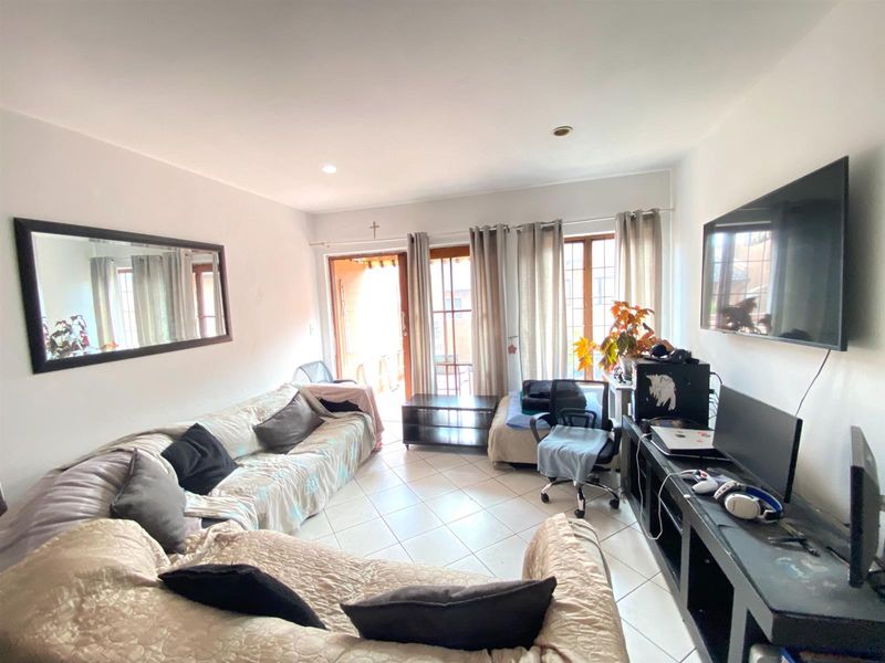 Apartment For Sale in Buurendal, Germiston - Photo 7