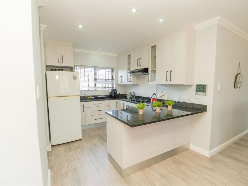 Secure Living in Weymouth Place - Photo 8