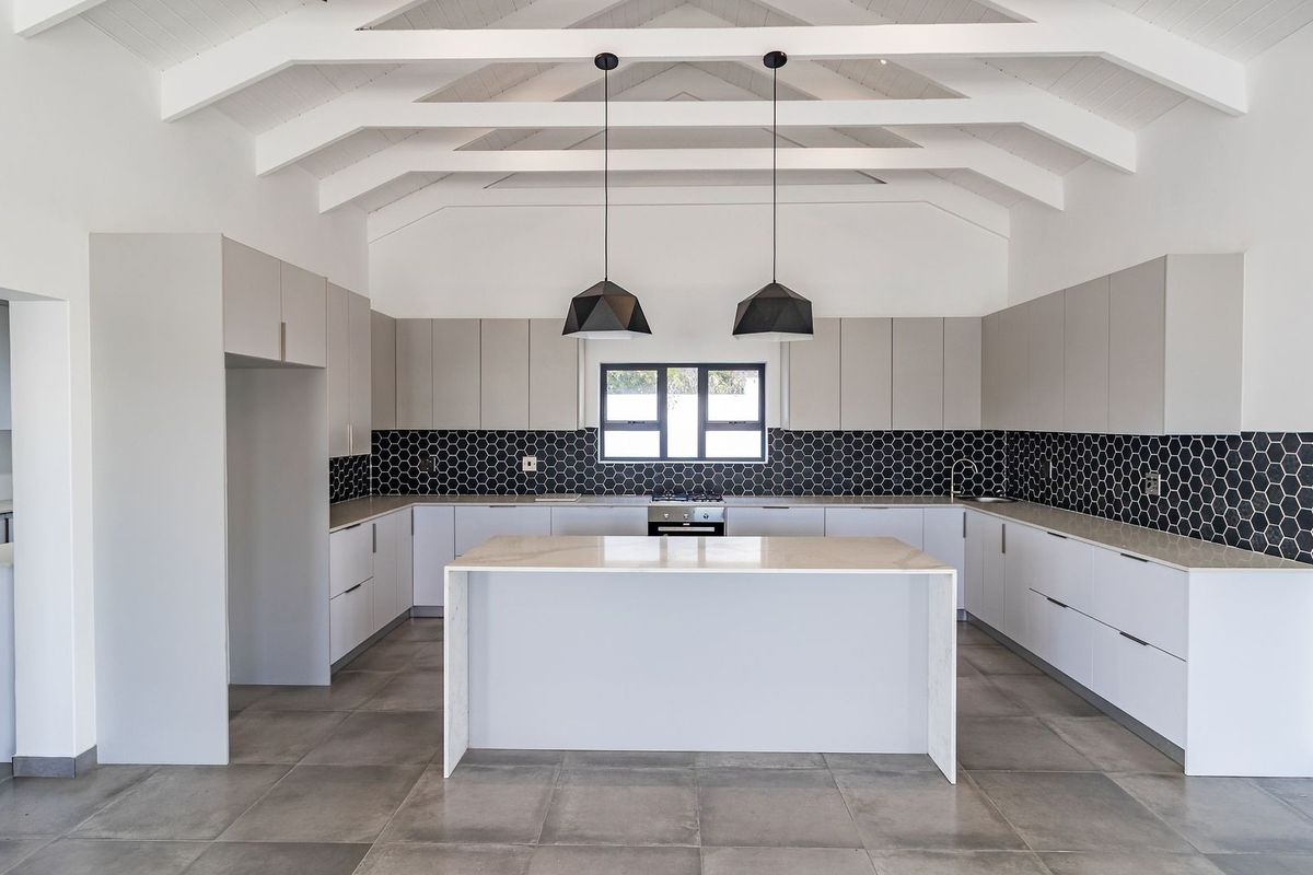 Monochrome Meets the Coast - Perfectly Priced and Built to Impress! - Photo 2