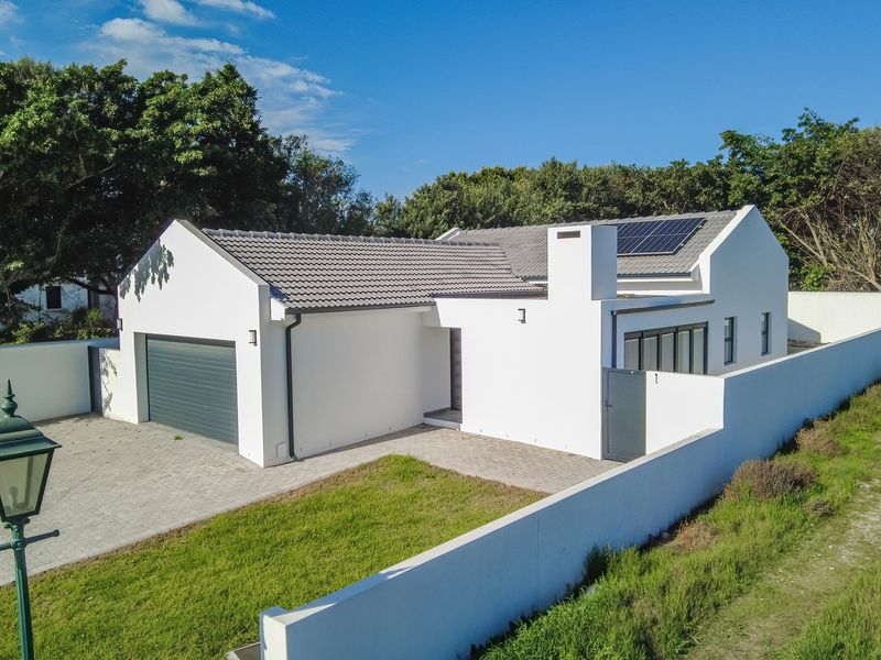 Monochrome Meets the Coast - Perfectly Priced and Built to Impress! - Photo 3