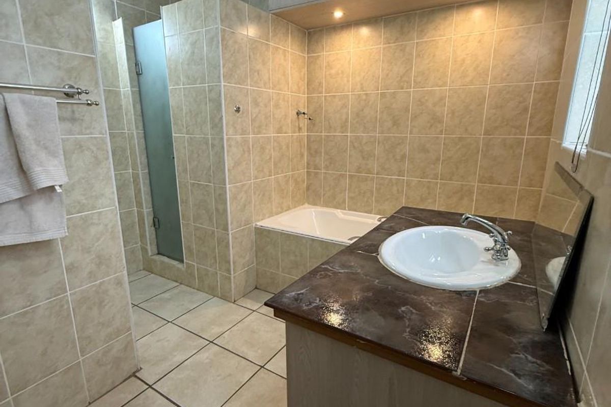 Fully Furnished Student Accommodation - Humewood - Photo 3