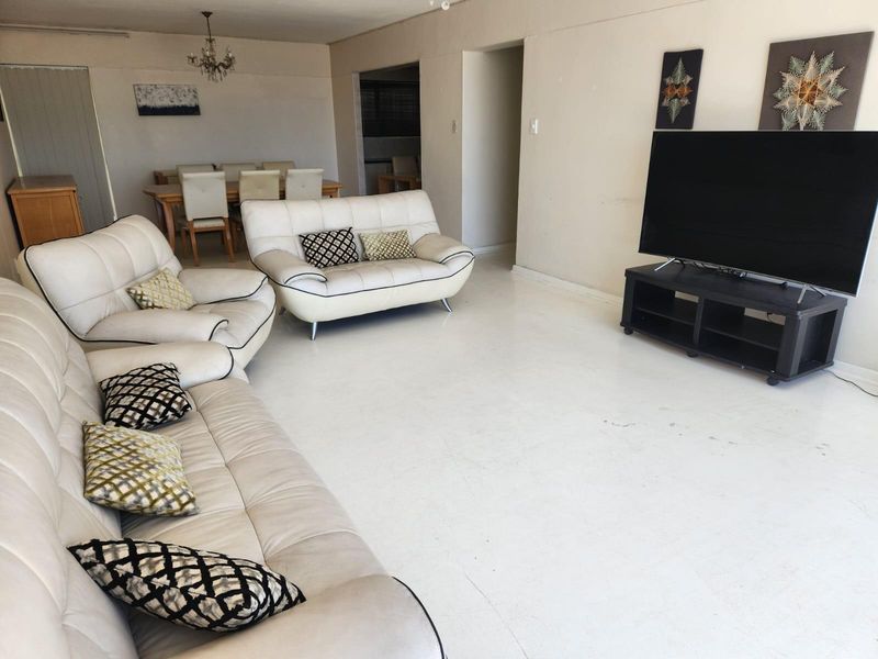 Fully Furnished Student Accommodation - Humewood - Photo 4