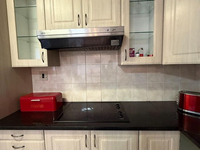 Fully Furnished Student Accommodation - Humewood - Photo 6