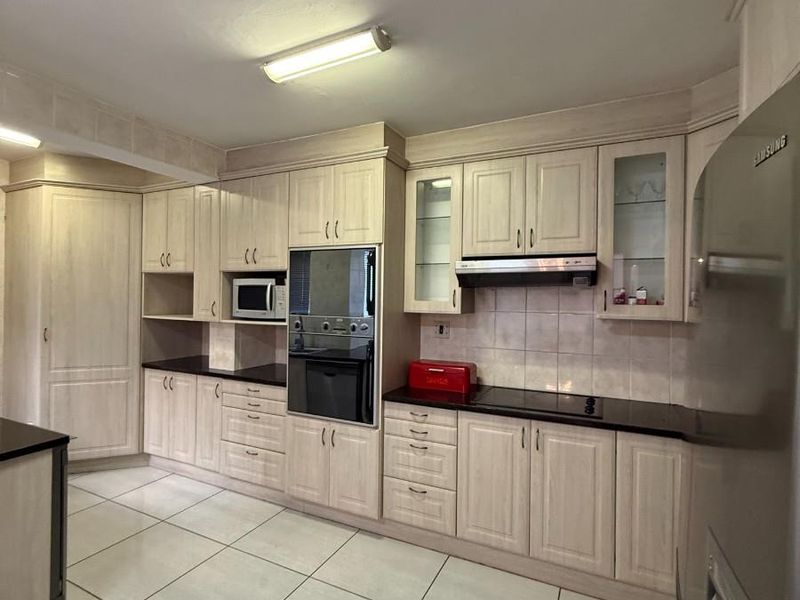 Fully Furnished Student Accommodation - Humewood - Photo 7