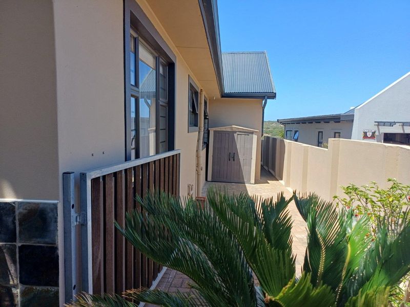 House For Sale in Stilbaai Wes, Stilbaai - Photo 3