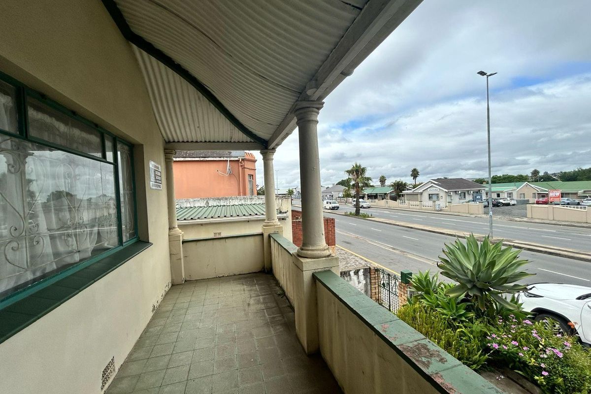 Charming Old Colonial Home for Sale - King Williamstown - Photo 2