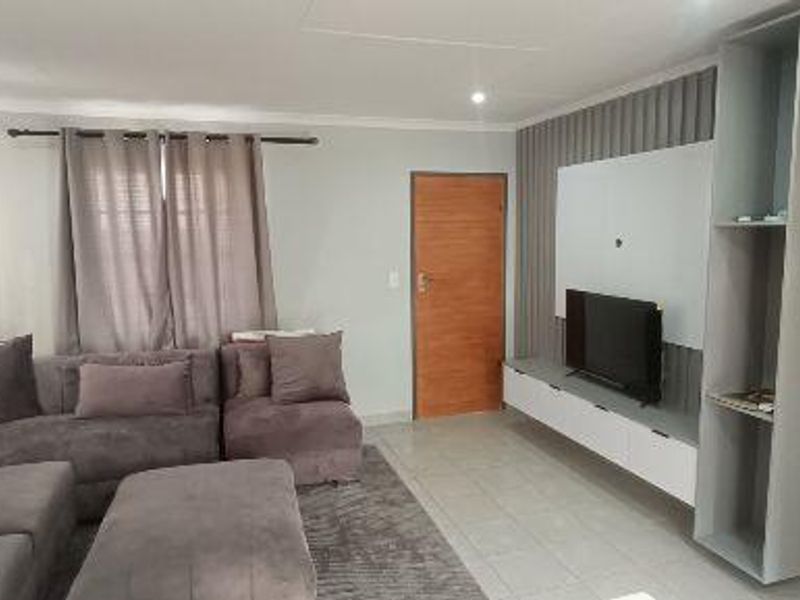 3 Bedroom House For Sale in Rayton - Photo 9