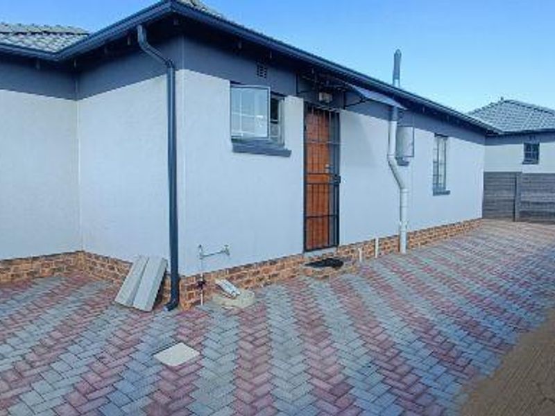 3 Bedroom House For Sale in Rayton - Photo 2