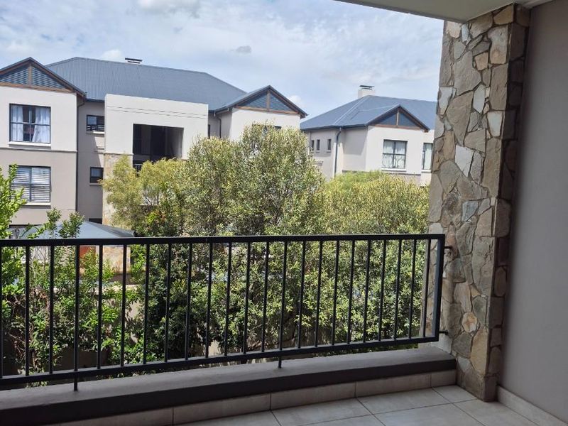 3 bedroom Apartment on 1st floor for Sale in Polofields Lifestyle Estate, Waterfall, Midrand - Photo 3