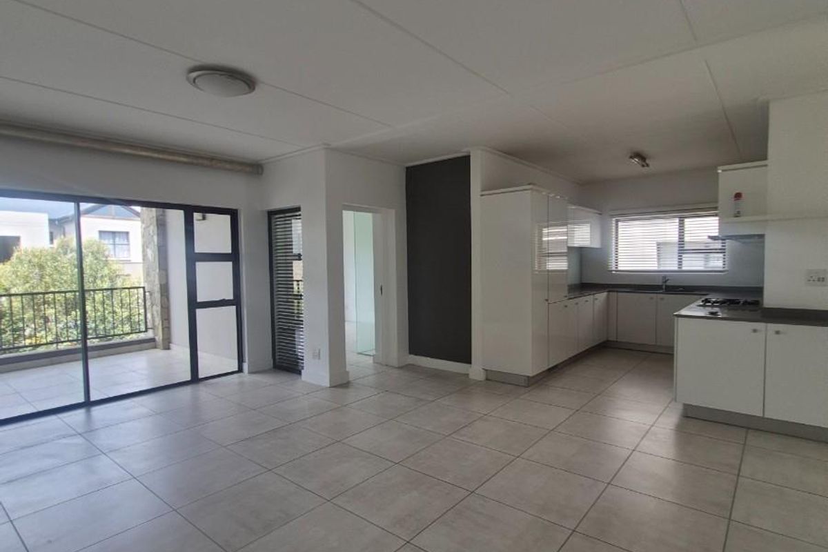 3 bedroom Apartment on 1st floor for Sale in Polofields Lifestyle Estate, Waterfall, Midrand - Photo 4