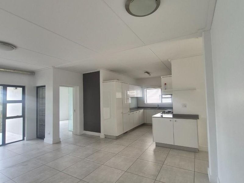 3 bedroom Apartment on 1st floor for Sale in Polofields Lifestyle Estate, Waterfall, Midrand - Photo 6