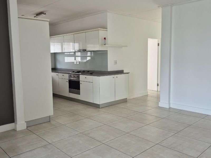 3 bedroom Apartment on 1st floor for Sale in Polofields Lifestyle Estate, Waterfall, Midrand - Photo 5