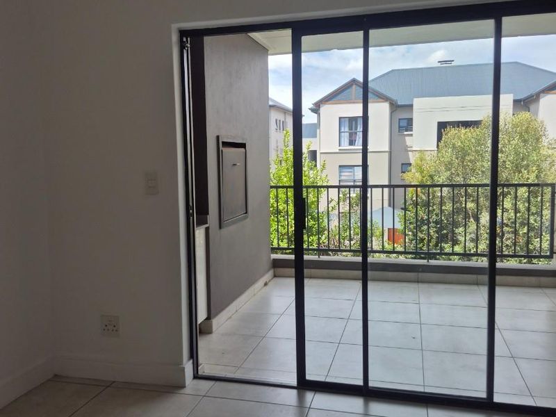 3 bedroom Apartment on 1st floor for Sale in Polofields Lifestyle Estate, Waterfall, Midrand - Photo 2